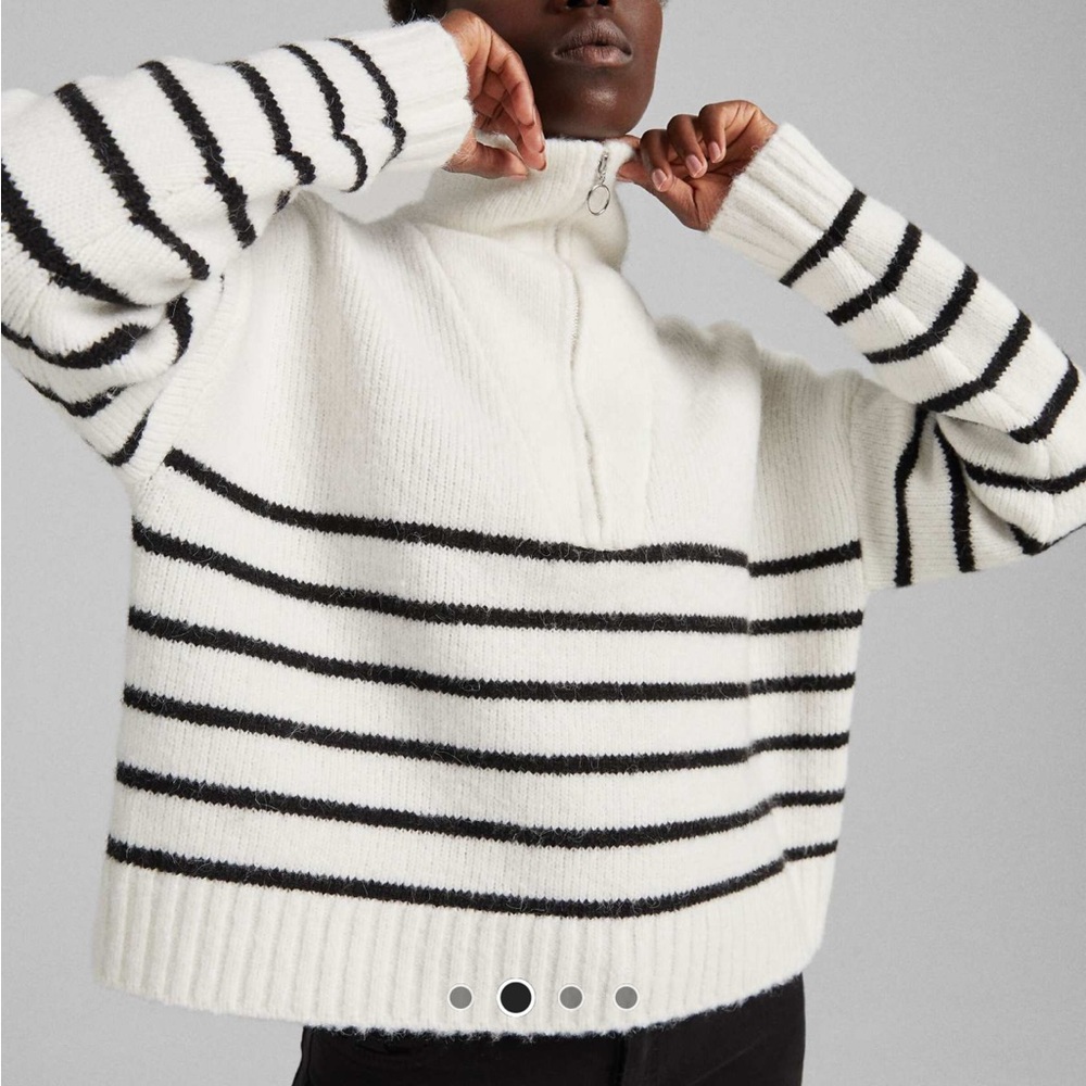 Bershka cable knit detail half zip sweater in ecru stripe. Size M.
